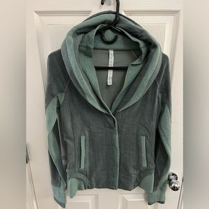 NWOT Lululemon Sweater - Green, Size 4